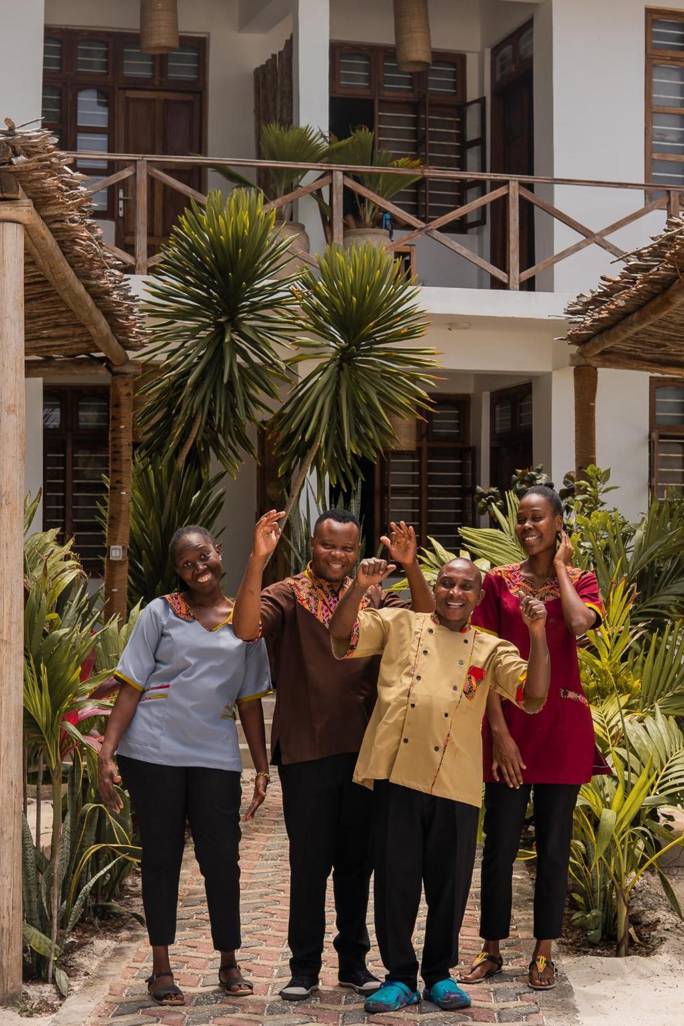 Kima Serviced Beach House & Suites Bwejuu Exterior photo